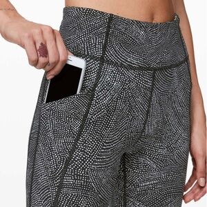 Lululemon Time To Sweat Crop 23" - Size 4 - Excellent Condition!